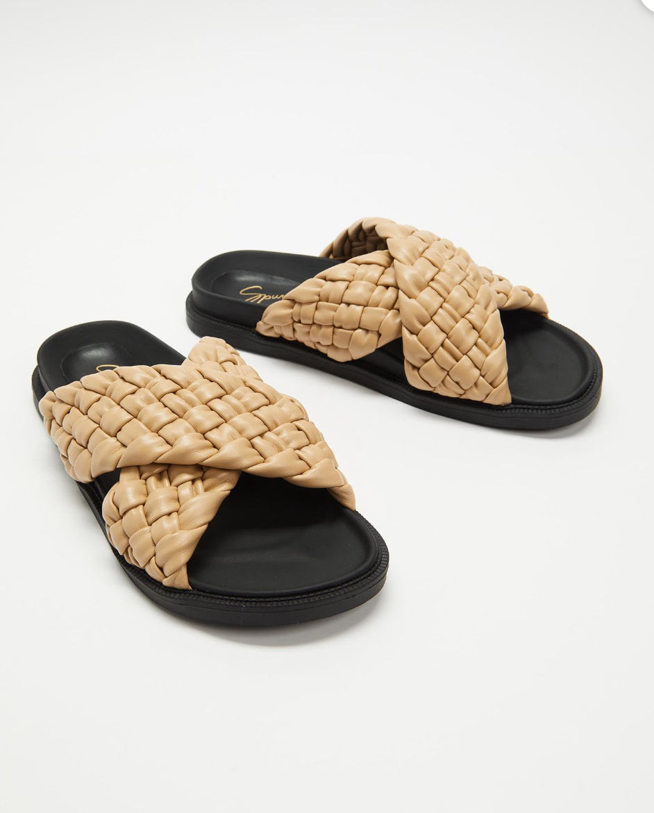 Spurt woven sandals