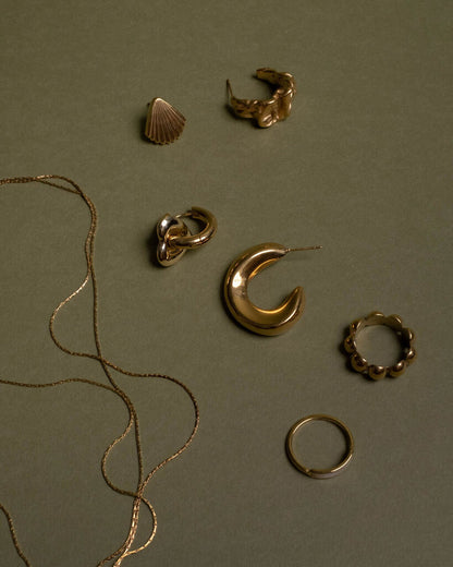 Art Deco Shell Pendant Necklace