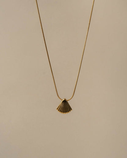 Art Deco Shell Pendant Necklace
