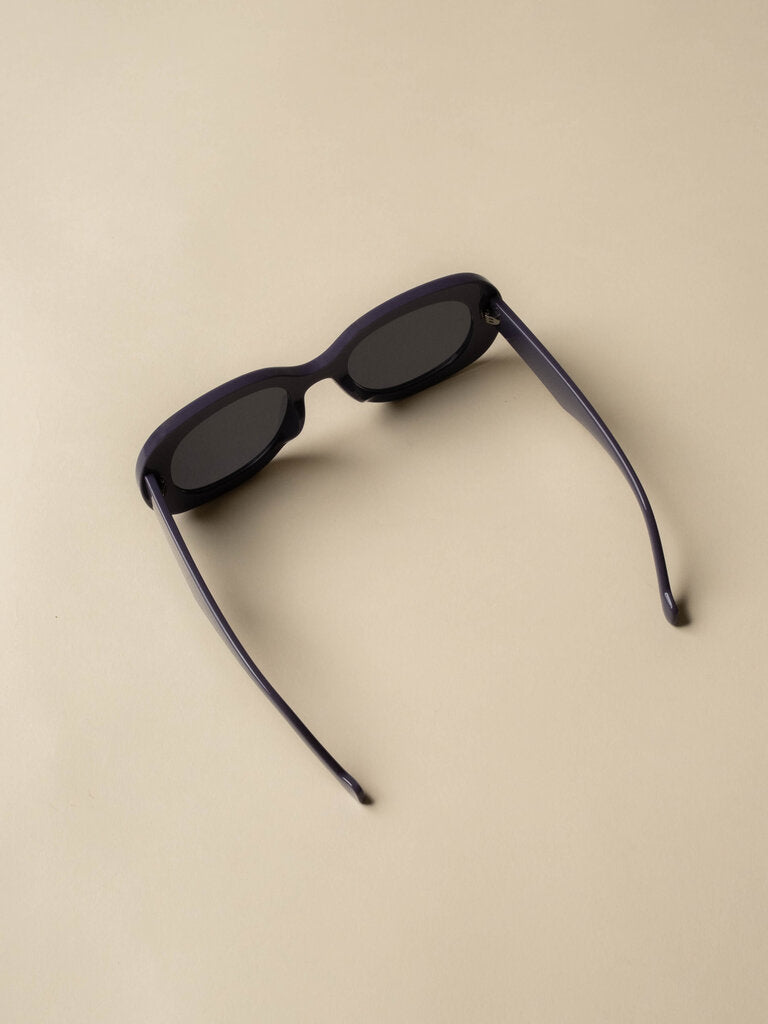 Nikkaela Retro Round Sunglasses