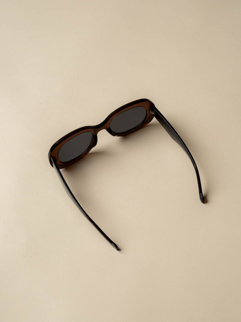Nikkaela Retro Round Sunglasses