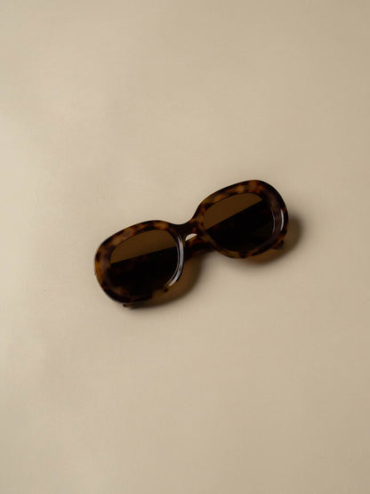 Nikkaela Retro Round Sunglasses