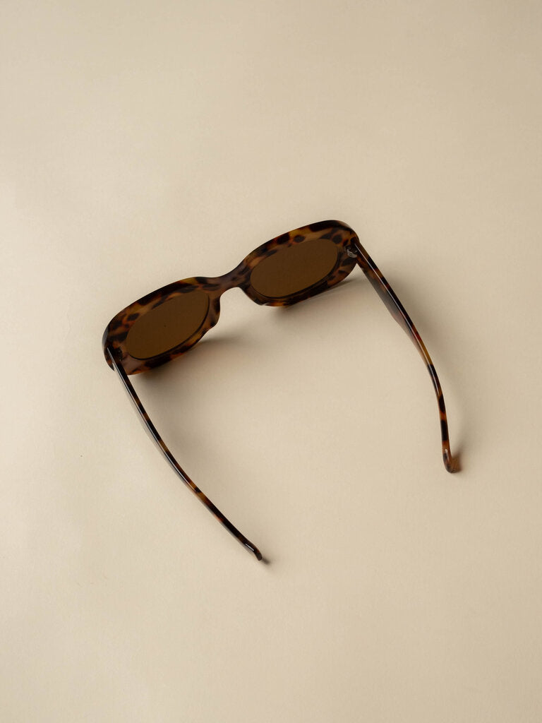 Nikkaela Retro Round Sunglasses