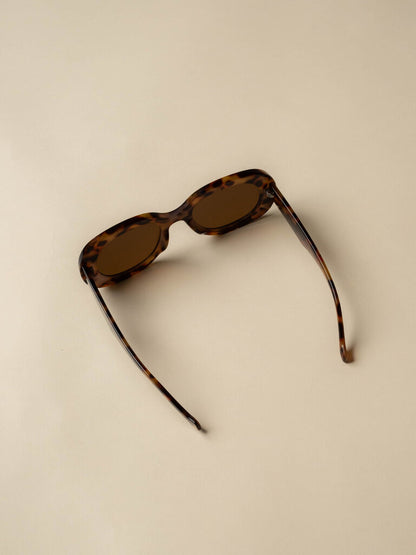 Nikkaela Retro Round Sunglasses