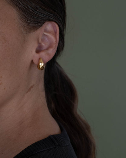 Vicky Small Tear Drop Stud Earrings