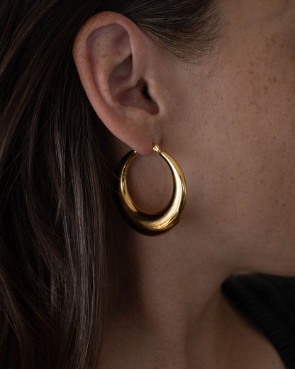 Va-va-voom Voluptuous Hoop Earring