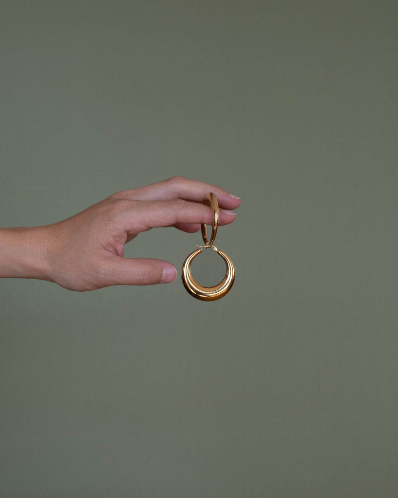 Va-va-voom Voluptuous Hoop Earring