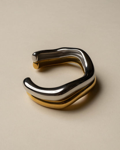 Bold Wavy Bangle