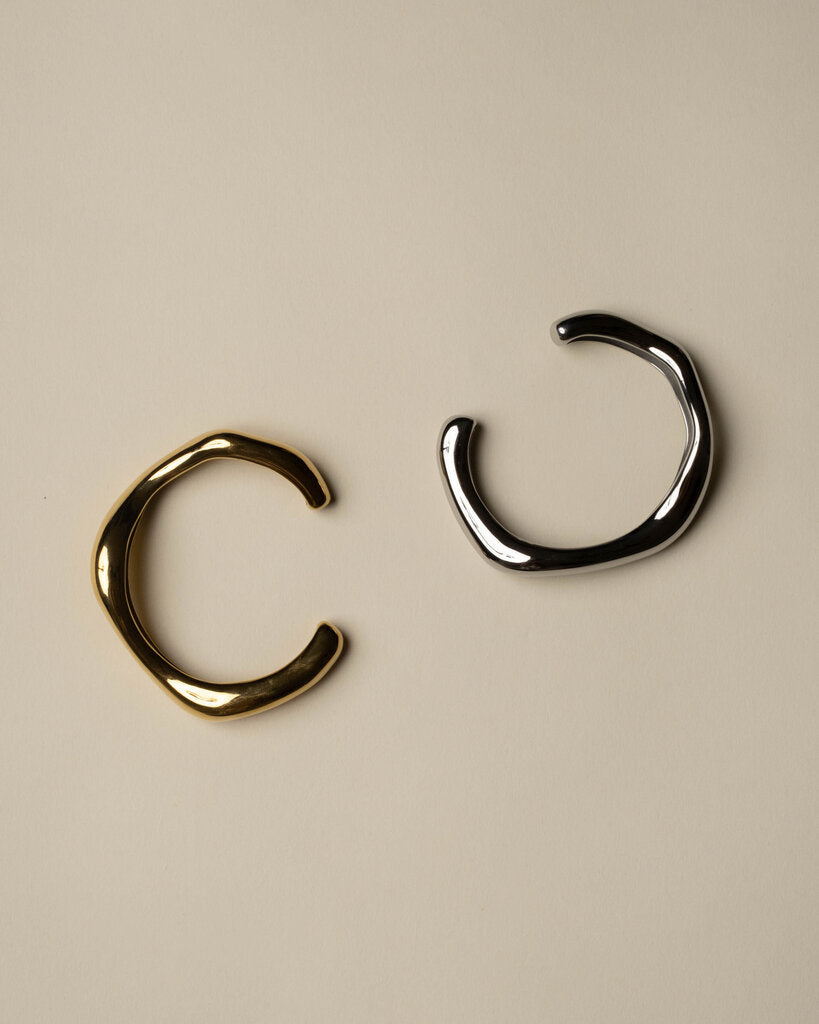 Isla Bold Wavy Bangle
