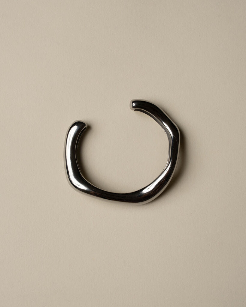 Isla Bold Wavy Bangle