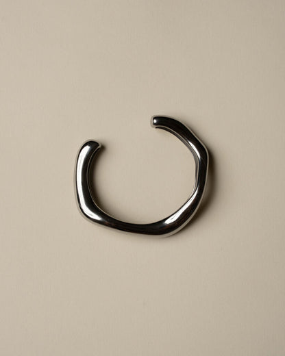 Isla Bold Wavy Bangle