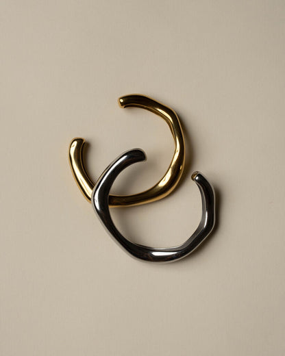 Bold Wavy Bangle