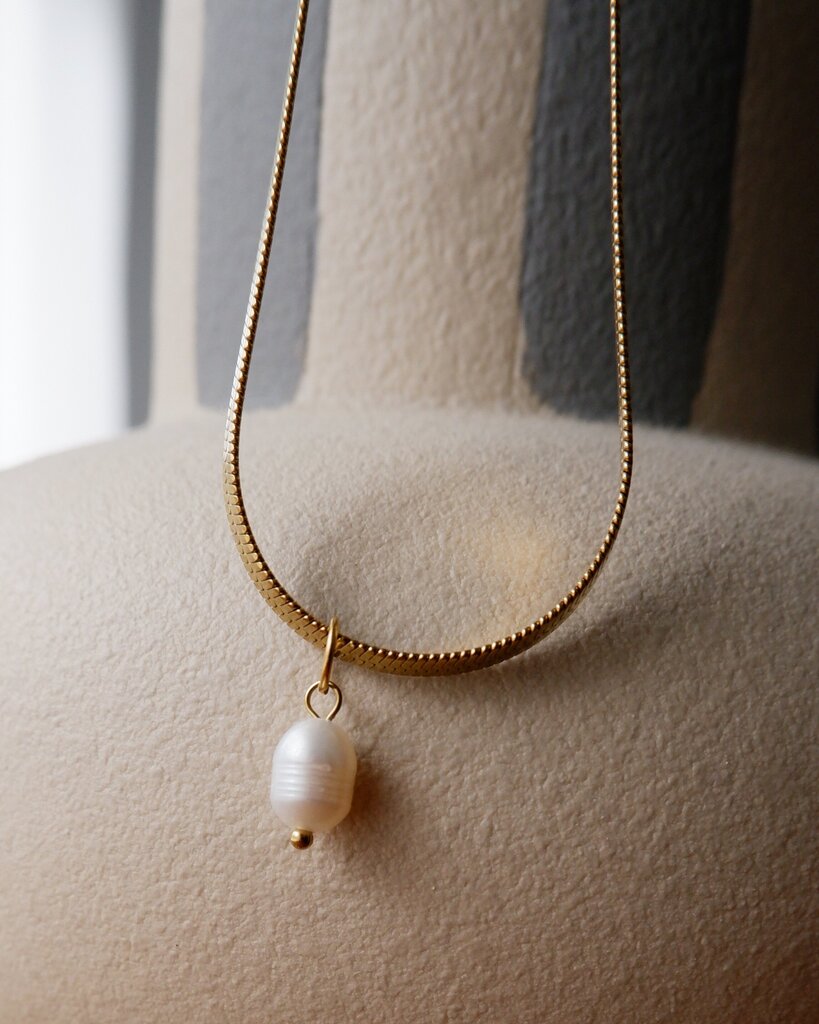 Flat Snake Chain + Pearl Pendant Necklace