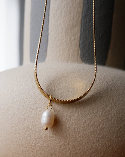 Flat Snake Chain + Pearl Pendant Necklace