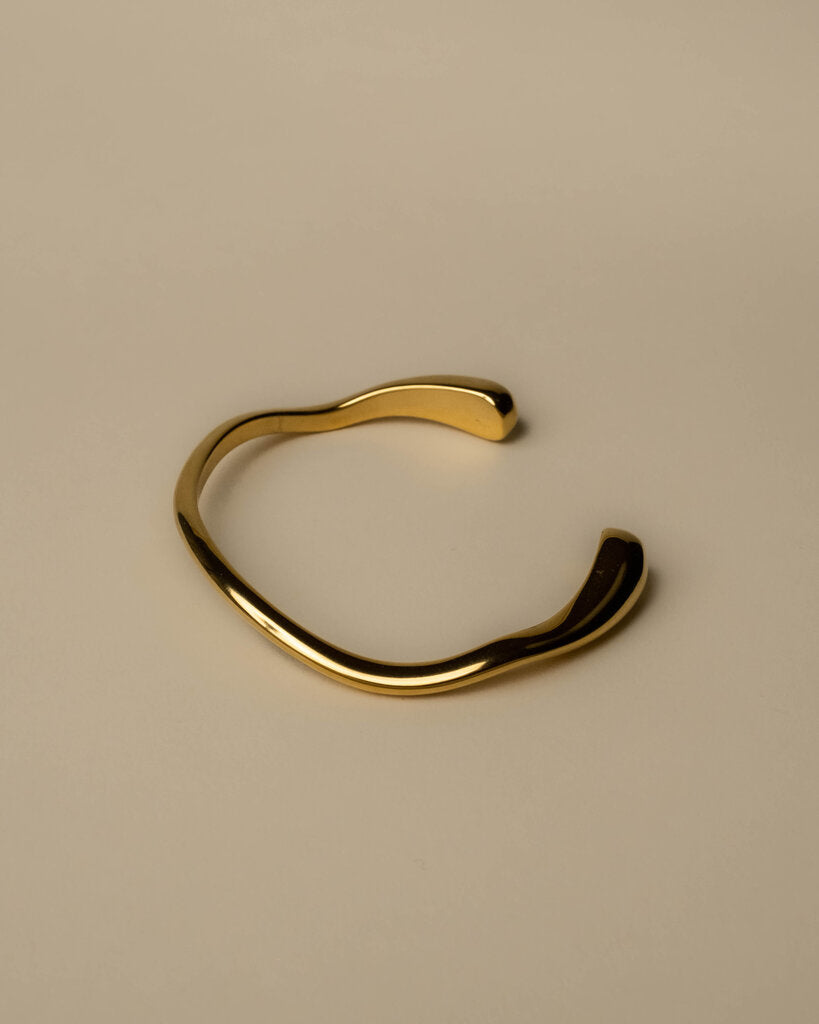 Isla Bold Wavy Bangle
