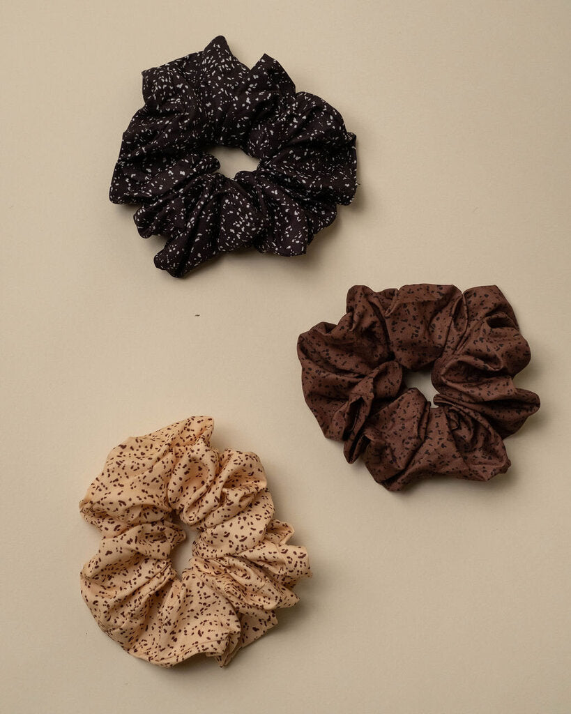 Speckled Scrunchie: Black/White