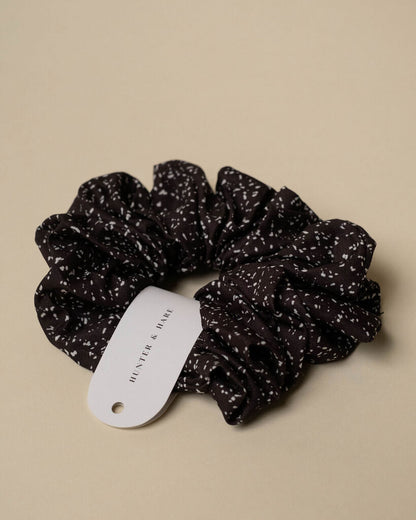 Speckled Scrunchie: Black/White